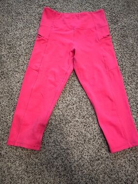 ZYIA Women’s ' Capri Leggings in Hot Pink